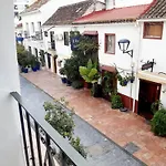 Impressive With 3 Bedrooms Metres From The Apartment