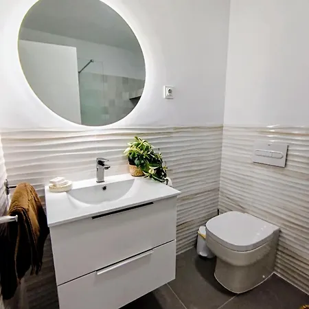 Impressive With 3 Bedrooms Metres From The Lägenhet Estepona