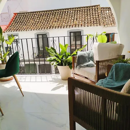 Impressive With 3 Bedrooms Metres From The Estepona