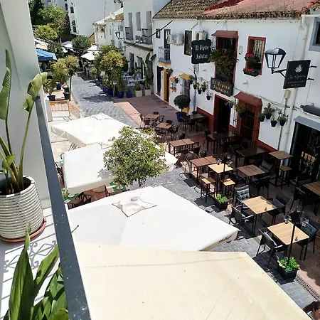 Lägenhet Impressive With 3 Bedrooms Metres From The Estepona