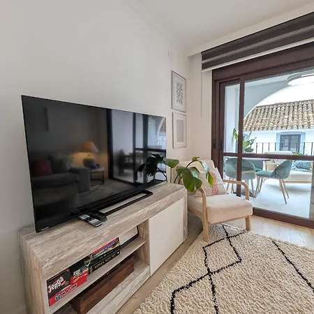 Lägenhet Impressive With 3 Bedrooms Metres From The *