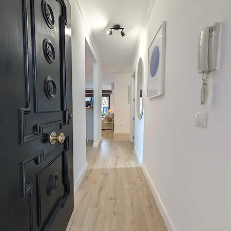 Impressive With 3 Bedrooms Metres From The Lägenhet Estepona