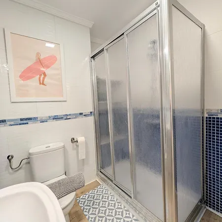 Lägenhet Impressive With 3 Bedrooms Metres From The Estepona