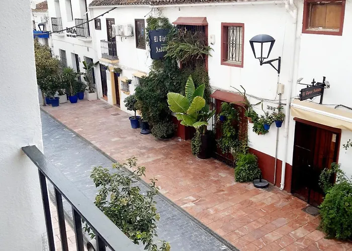 Impressive With 3 Bedrooms Metres From The Lejlighed