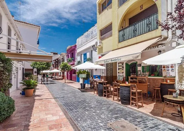 Impressive With 3 Bedrooms Metres From The Lejlighed *