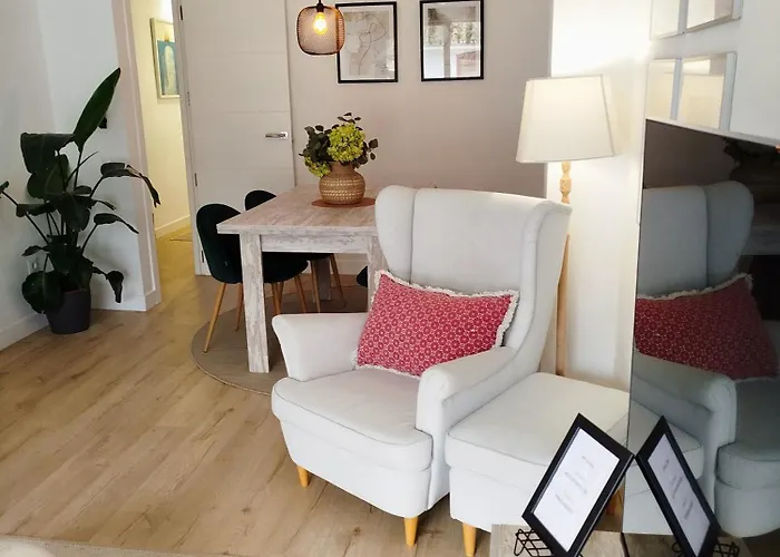 Impressive With 3 Bedrooms Metres From The Apartment *