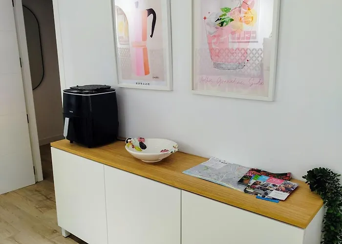 Impressive With 3 Bedrooms Metres From The * Эстепона