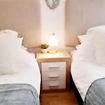 Impressive With 3 Bedrooms Metres From The Apartment Estepona