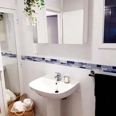 Impressive With 3 Bedrooms Metres From The Estepona