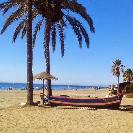 Apartament Impressive With 3 Bedrooms Metres From The *